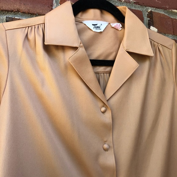 Classy Vintage Tami Sportswear Button-Down Blouse in Tan Size M - Picture 2 of 7